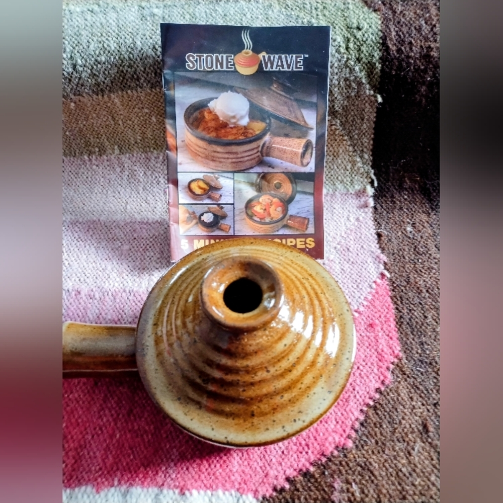 NWOT Stone Wave Ceramic Cooking Pot Microwave Cooker.